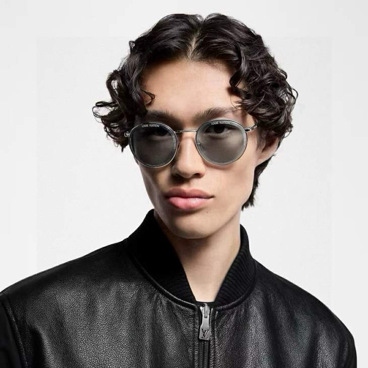 Picture of Louis Vuitton Sunglasses _SKUfw77710110fw